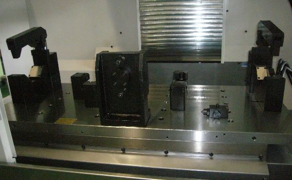 后橋(qiao)加工裌具