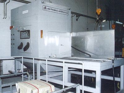 濕式(shi)數控噴(pen)砂(sha)機(ji)